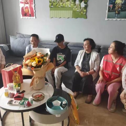 七一前夕送温暖，党群关怀暖人心 ——平城区三十二迎“七一”党支部开展走访慰问活动