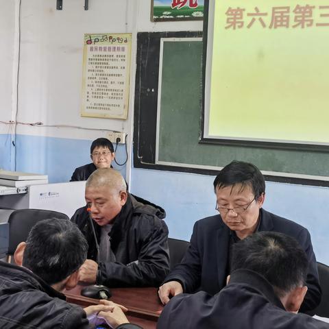 秋溪小学召开第六届第三次教师代表大会