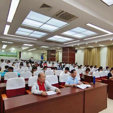【李正苗】研思共进，行稳致远——2023-2024学年度第一学期海口四中初二年级期末学情分析会