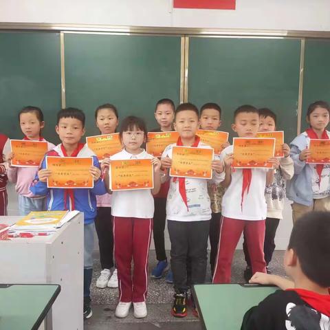 “书香浸润童年 故事伴我成长”水富市第一小学3.4班开展主题：唐诗里的故事演讲比赛