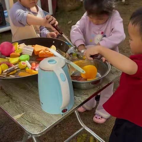 澄迈县永发中心第二幼儿园《小厨房大乐趣》自主游戏课题研究课侧记