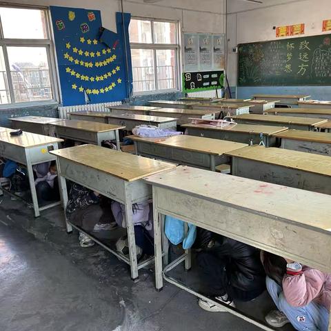 科学防震 安全同行—古章小学防震疏散演练