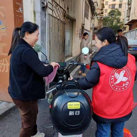 【西湖区南站街道铁路护路办】开展铁路护路春节期间巡逻宣传教育活动