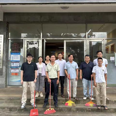 罗经村委会开展爱国卫生运动
