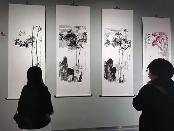 简篇-笔墨铸魂祭先烈赤心传承爱国情 — 书画家宋永柱参展抗战胜利 80 周年书画展