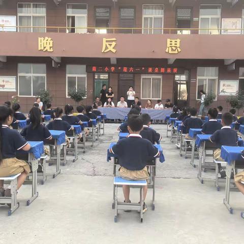 尚二小学“课桌律动，快乐飞扬”低年级课桌舞展演