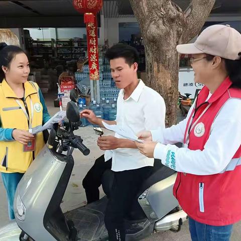 天安乡网格员开展道路交通安全宣传活动