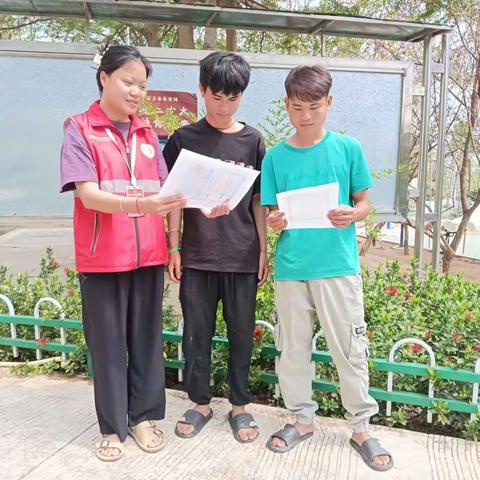 天安乡网格员集中开展春季森林防火安全宣传活动