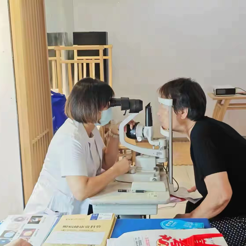 情暖邻里心，健康进万家——山大路街道开展“爱心集市”专场活动