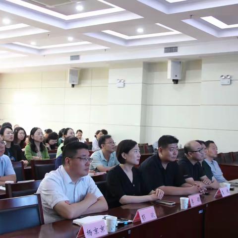 山大路街道组织收看纪念中国人民抗日战争暨世界反法西斯战争胜利80周年大会