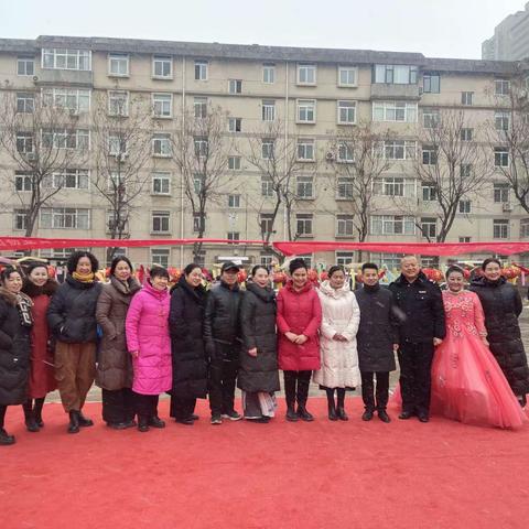 铜建物业公司燃气小区服务部联合华阳社区共同举办“猜灯谜，闹元宵”趣味活动