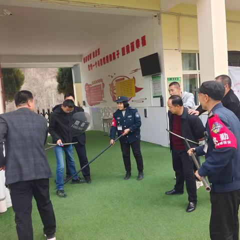 提高反恐防暴意识，提升师生预防水平—— 砖窑湾镇中心小学“反恐防暴”应急演练