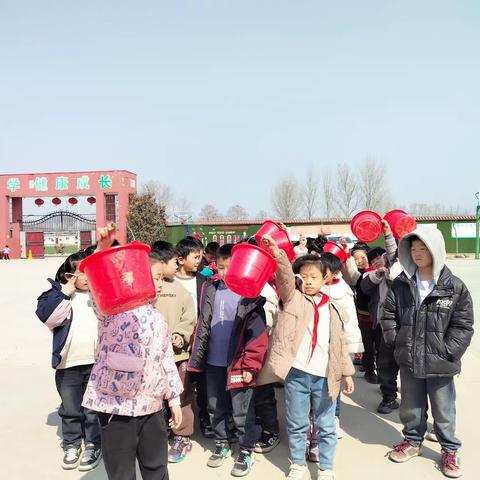 【春风吹新绿，植树正当时】——南汉中心小学暨福小西区植树节活动