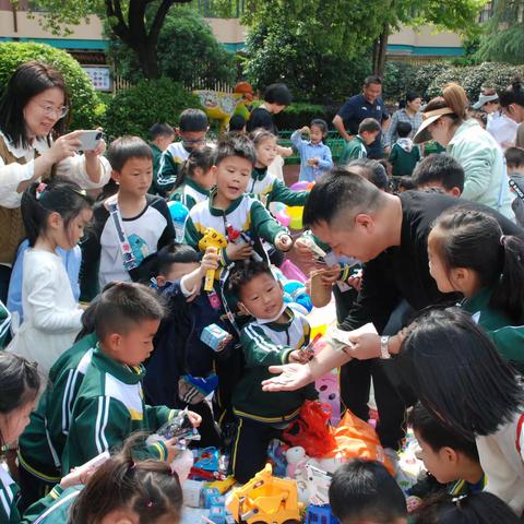 “跳蚤小市场，爱心💗大舞台”—跳蚤市场来啦！