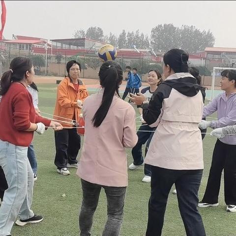 凝心聚力  砥砺前行——邯郸市第十七中学举办教师趣味运动会