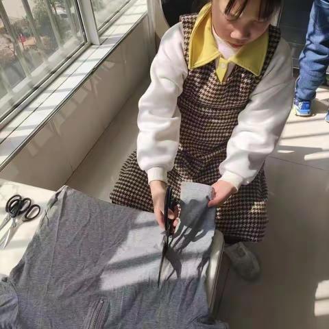 劳动体验生活，实践助力成长——叶县实验学校小学部“自制环保购物袋活动”纪实