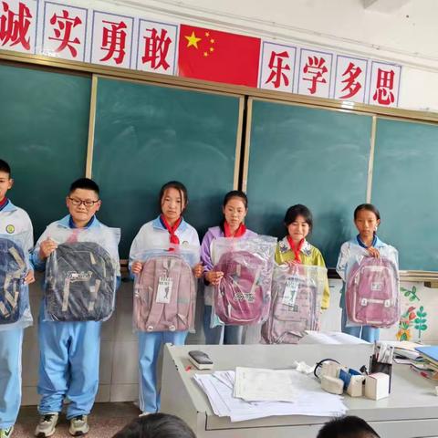 培育祖国花朵   抚育人类未来 ——曲石镇双龙完全小学爱心捐赠公益活动