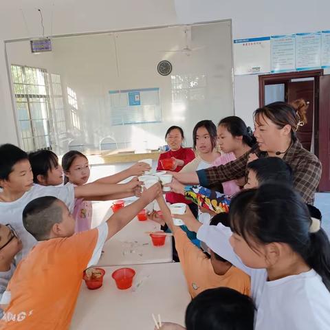 浓浓饺子香，片片师生情——双清区大塘口小学六年级学生开展课后包饺子比赛