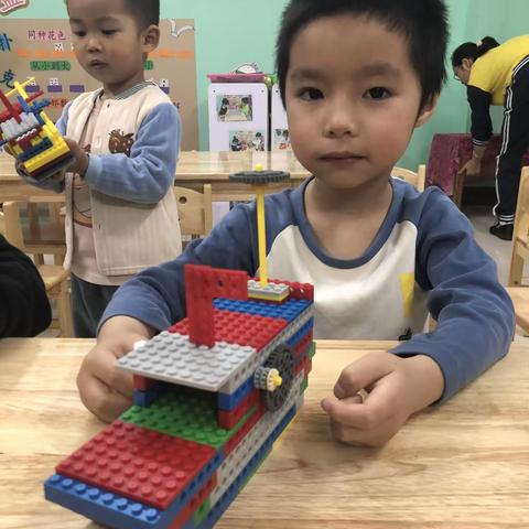 小太阳幼儿园机器人兴趣班第3次课程小结