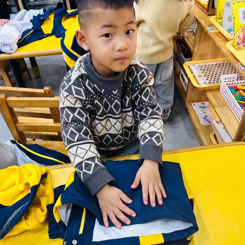 小小手大本领——实验幼儿园小班生活自理能力养成记