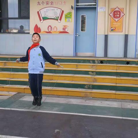 【童心跳跃 “绳”采飞扬】实验小学三四班跳绳比赛精彩一瞬