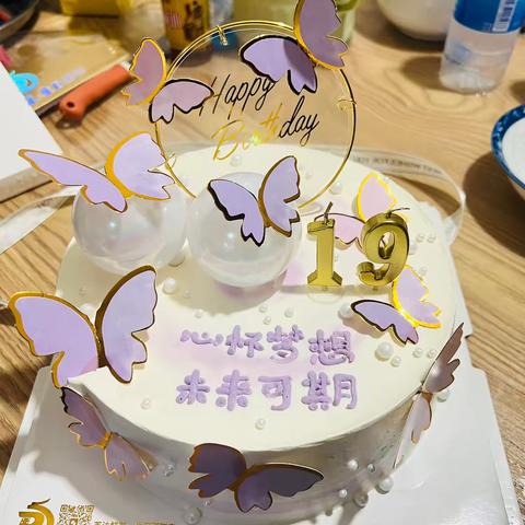 爱心相伴暖生日，情系学子助成长——扎赉特旗福心公益协会为小梦送上特别祝福