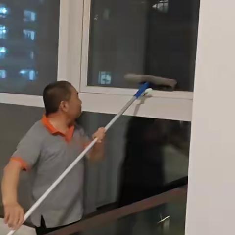 无声守护者：医疗后勤的 12小时