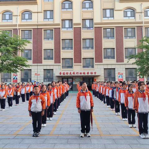 消防演练进宿舍，防范未然强观念---昌邑市新建业学校开展宿舍夜间消防演练