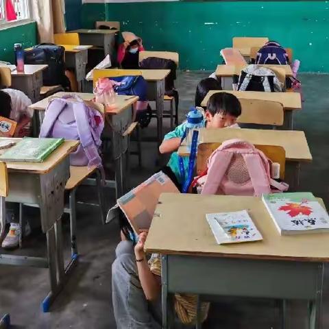 临“震”不慌，安全“童”行————大济溪车小学防震减灾活动