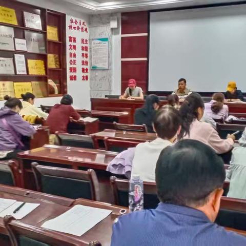 敦煌中学教学一部召开公寓楼安全管理工作周例会