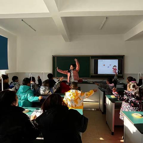 音乐教研新篇章 共绘教育璀璨图 —红星一中音乐教研活动