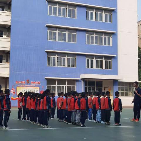 “教”以潜行，“研”以致远  ——蓬江区张婧名师工作室研讨活动