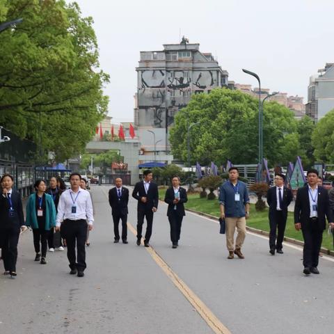 美，无处不在——弋阳二中迎第三轮“最美校园”评估检查