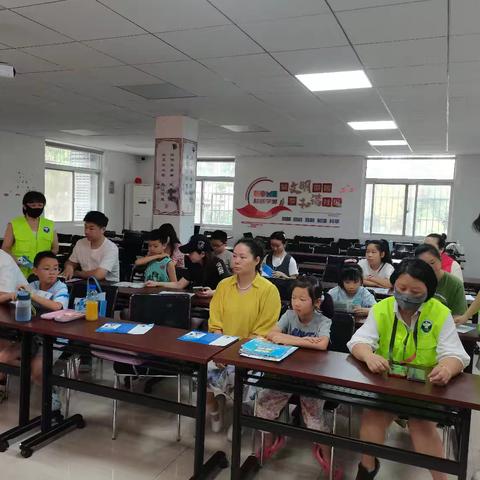 丽华苑社区青少年空间禁毒讲座