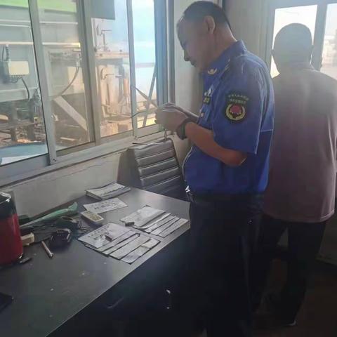 整治生活垃圾运输车辆车容车貌，持续推进专项整治工作！