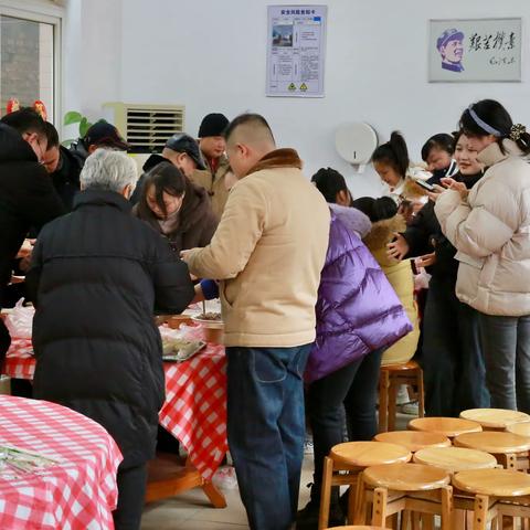 “情暖冬日，饺子飘香”——长沙交投集团出租车公司开展迎新年包饺子活动