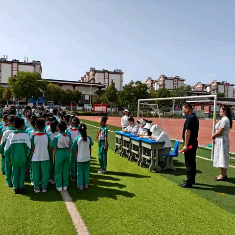 【十小•德育】强国复兴有我—— ﻿灵武市第十小学爱国主义教育之队形队列训练展示系列活动