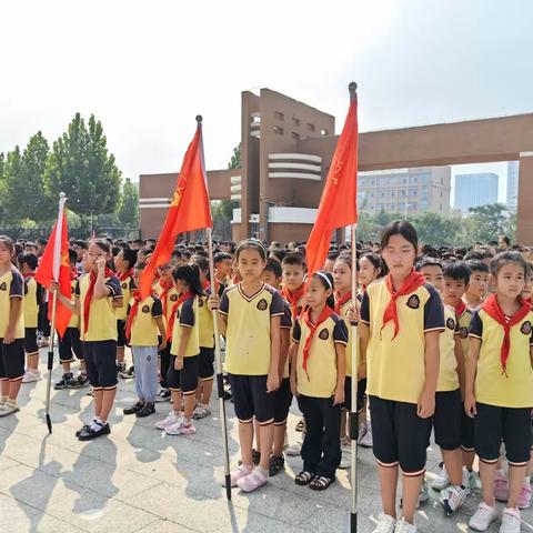 新学期，唤醒梦想新征程—东营市垦利区第二实验小学升旗仪式