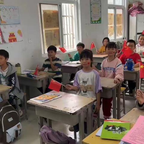 中秋国庆喜相逢  家国团圆情更浓——中心小学举行庆中秋国庆主题活动