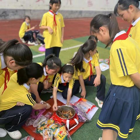 “小市场，大当家”——记上栗县东源乡桃源小学“六一玩转跳蚤市场”