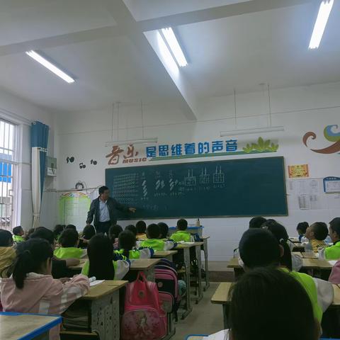 “立足核心素养，体现以学为主”——龙坝镇竜宾小学教研活动