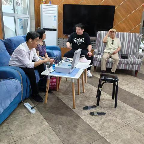 岐黄薪火暖桑榆 青春义诊传温情——历下区甸柳新村街道第二社区计生协会开展敬老义诊活动