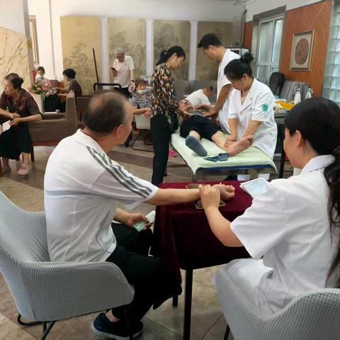 “健康邻里行·社区义诊暖人心”济南市历下区甸柳第二社区计生协会开展义诊活动