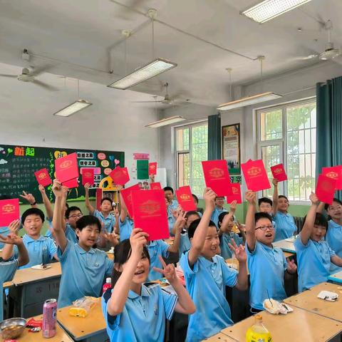 乘风破浪   逐梦而行——张郭店学校六年级毕业典礼