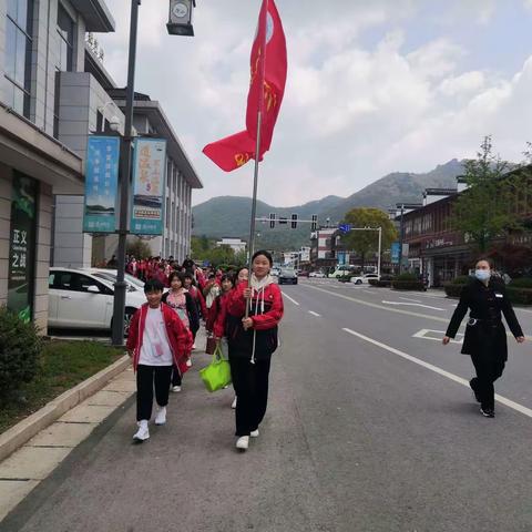 缅怀革命先烈  激发爱国情怀——句容市后白中学茅山研学活动圆满成功