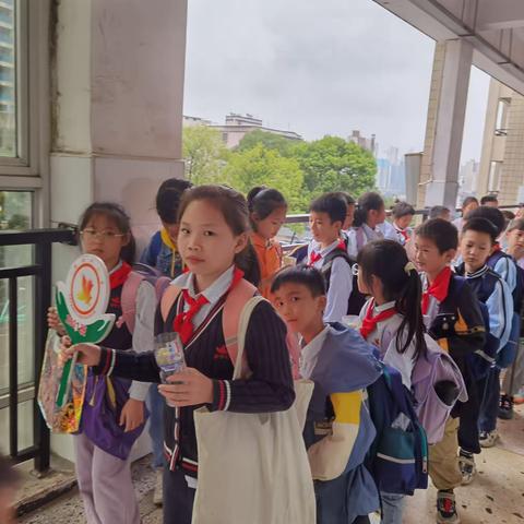 雅塘村小学课桌舞四4班