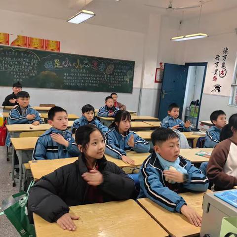 红实小学五3班课桌舞课后反馈