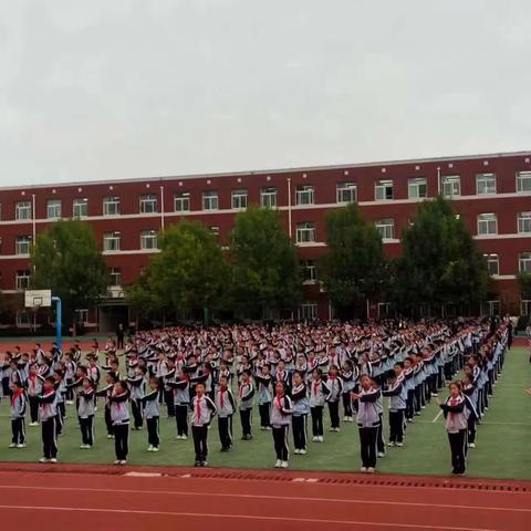 特色课程，展示少年风采——昌乐特师附属小学四年级二班活动记录