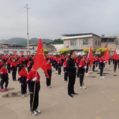 穆村镇第二小学“学习二十大，争做好队员”主题队日活动