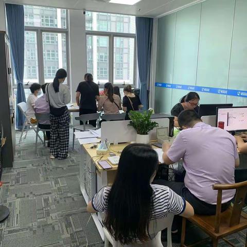 农行凤凰北路支行关于“优化企业账户服务”的宣讲